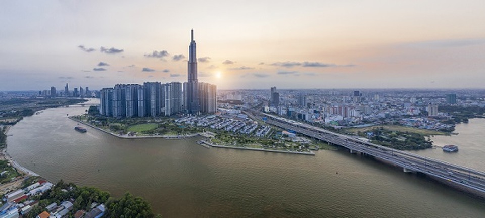 “Nụ cười Việt Nam” toả sáng trên tháp Landmark 81: Truyền đi thông điệp hòa bình - 5 “Nụ cười Việt Nam” toả sáng trên tháp Landmark 81: Truyền đi thông điệp hòa bình - 5