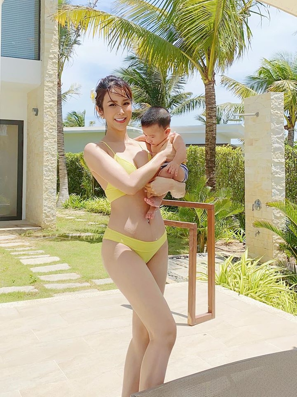 Tiên Nguyễn cùng dàn mỹ nhân Việt khoe dáng gợi cảm trong kỳ nghỉ - 5 Tiên Nguyễn cùng dàn mỹ nhân Việt khoe dáng gợi cảm trong kỳ nghỉ - 5