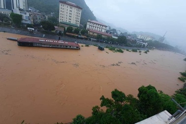 Mưa lũ ở Hà Giang: 2 mẹ con bị lũ cuốn tử vong