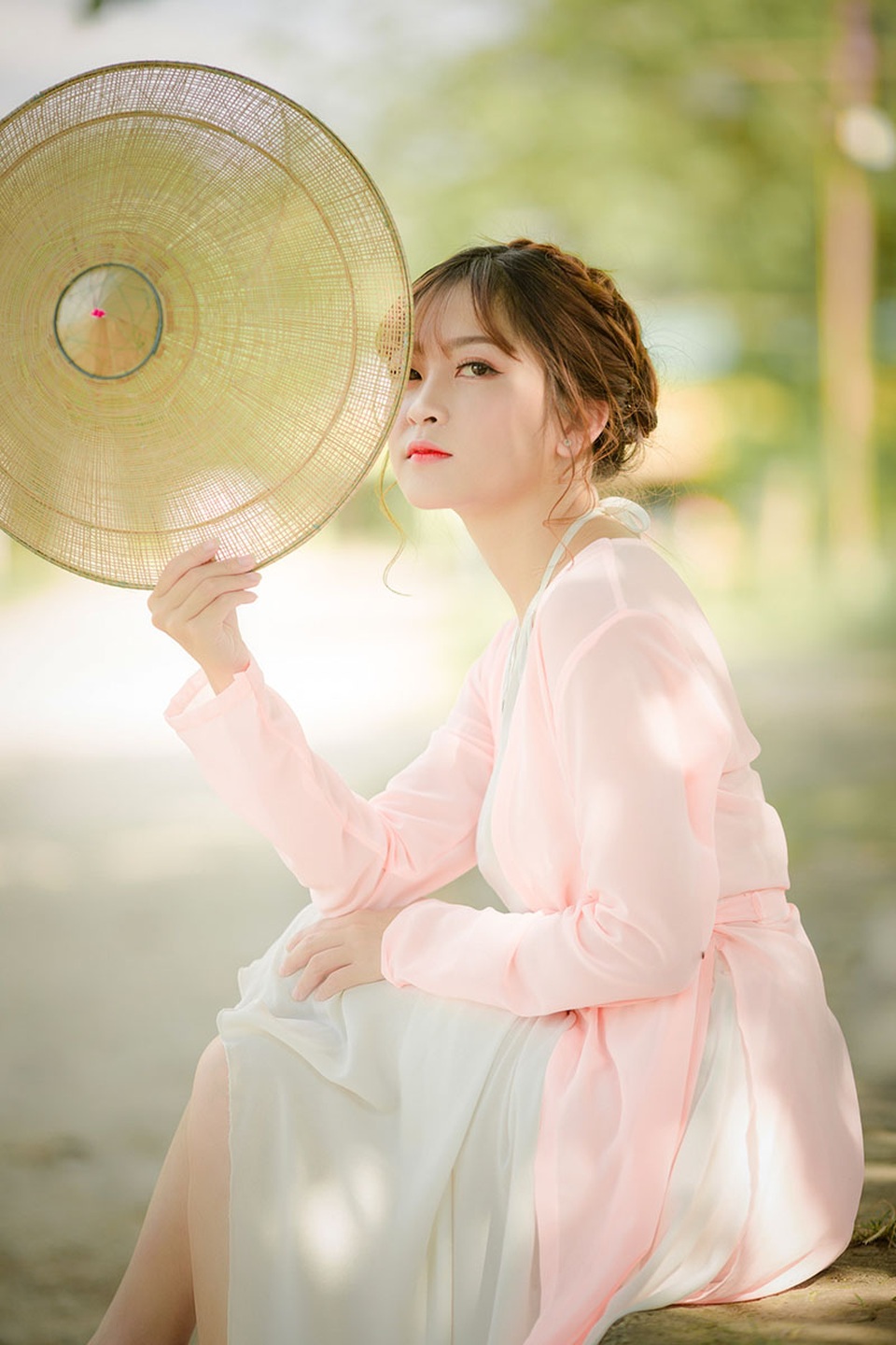 Nét duyên thầm của thiếu nữ quê quan họ Bắc Ninh trong bộ áo yếm - 1 Nét duyên thầm của thiếu nữ quê quan họ Bắc Ninh trong bộ áo yếm - 1