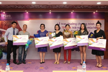 Trao thưởng cho khách hàng may mắn chu du New Zealand, Bhutan, Nam Phi cùng TPBank