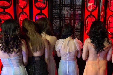 Cảnh sát đột kích quán karaoke nổi tiếng Thanh Hóa