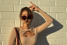 Siêu mẫu Ngọc Quyên: Mẹ đơn thân gợi cảm tuổi 34, làm đủ nghề mưu sinh ở Mỹ