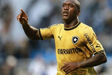 Chiêm ngưỡng cú nã đại bác của Clarence Seedorf