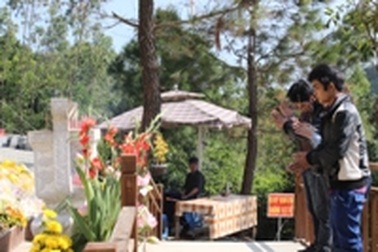 Viếng mộ Đại tướng ngày cuối cùng của năm