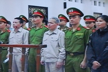 Hoãn phiên xử vụ ông Đoàn Văn Vươn kiện UBND huyện Tiên Lãng