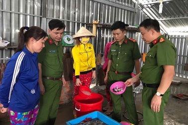 Cảnh sát môi trường không được nhận quà biếu dưới mọi hình thức