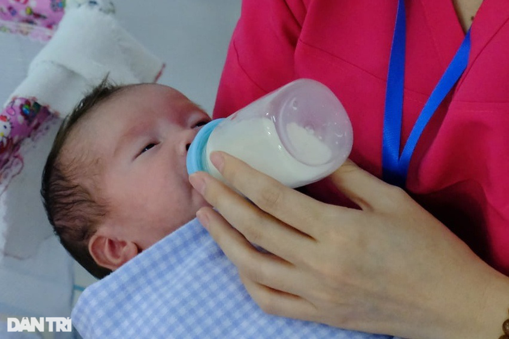 Mắc bệnh rối loạn chuyển hóa, trẻ có thể mất mạng vì sữa mẹ - 2 Mắc bệnh rối loạn chuyển hóa, trẻ có thể mất mạng vì sữa mẹ - 2