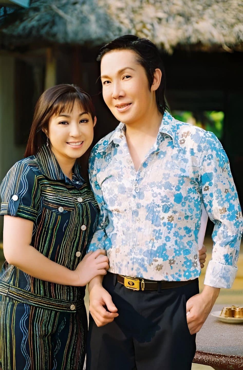 Thoại Mỹ hé lộ loạt ảnh thời hoàng kim của ông hoàng cải lương Vũ Linh - 2 Thoại Mỹ hé lộ loạt ảnh thời hoàng kim của ông hoàng cải lương Vũ Linh - 2