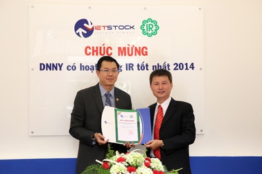 Sacombank có hoạt động quan hệ nhà đầu tư tốt nhất năm 2014