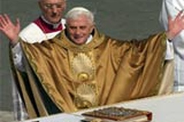 Lễ tấn phong tân Giáo hoàng Benedict XVI 
