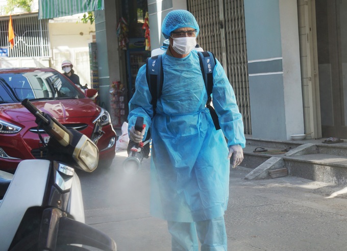 Đà Nẵng khẩn trương truy tìm các trường hợp liên quan đám tang bà cụ có 3 người con mắc Covid-19 - Ảnh 1. Đà Nẵng khẩn trương truy tìm các trường hợp liên quan đám tang bà cụ có 3 người con mắc Covid-19 - Ảnh 1.