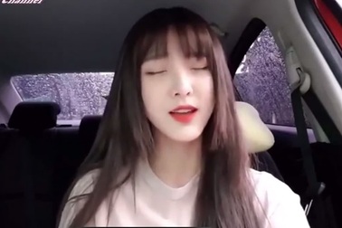 Hot girl Thái Lan Nene thể hiện bài hát tiếng Việt lưu loát