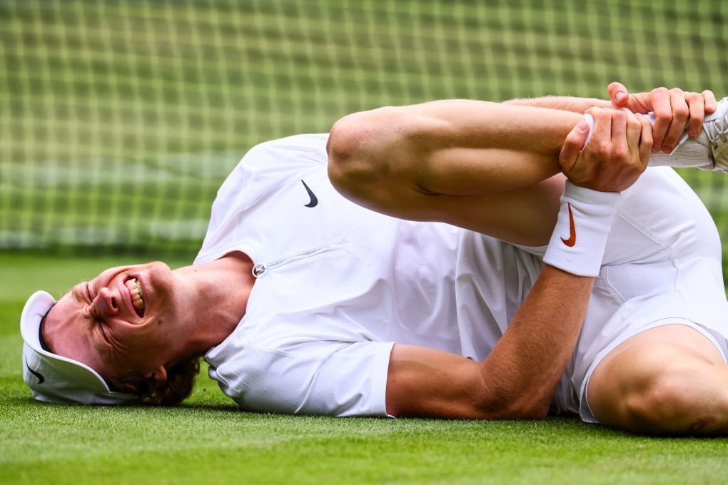 Djokovic lội ngược dòng tiến vào bán kết Wimbledon - 2