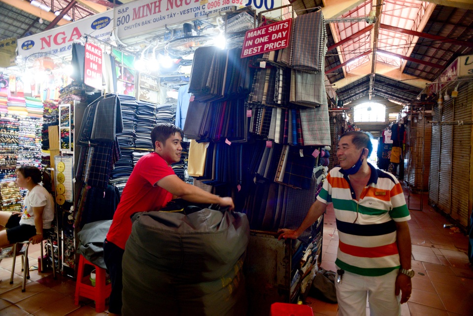 Chợ Bến Thành.jpg