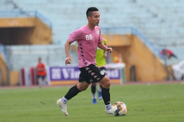 Đỗ Hùng Dũng: “Tôi chịu nhiều áp lực sau khi giành Quả bóng vàng”