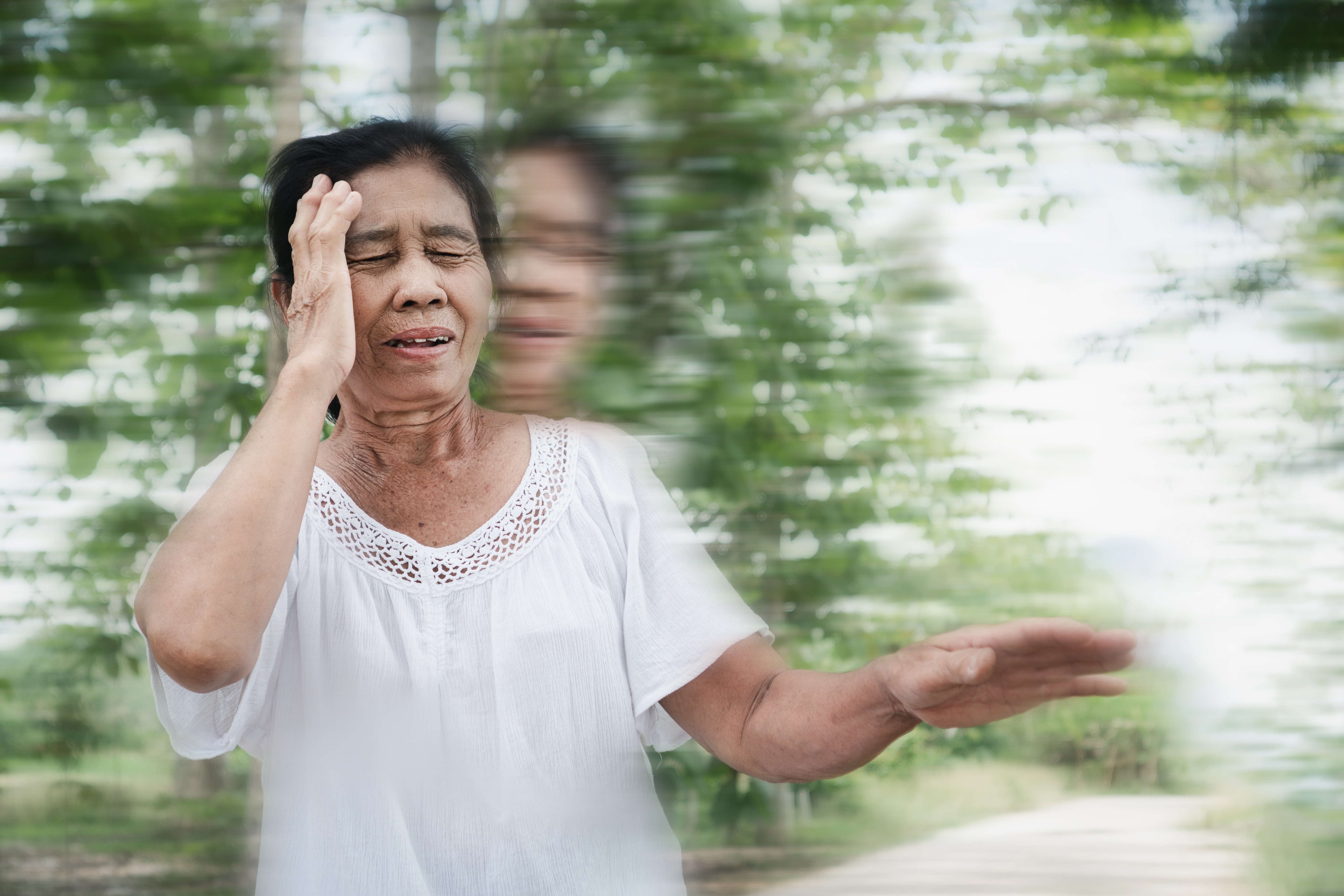 Cách cải thiện triệu chứng chóng mặt, ù tai - 1