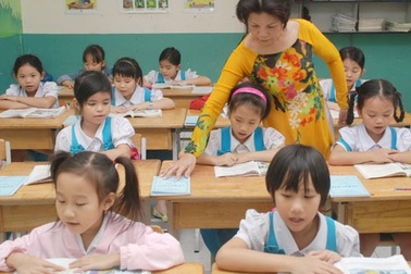5 năm tới, không tuyển mới giáo viên dạy tiểu học trình độ trung cấp, cao đẳng