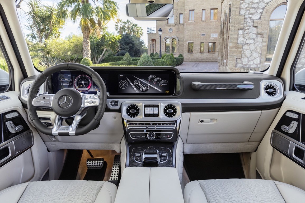 Mercedes-AMG G63: Không phải siêu xe nhưng ai cũng ngoái nhìn - 5 Mercedes-AMG G63: Không phải siêu xe nhưng ai cũng ngoái nhìn - 5