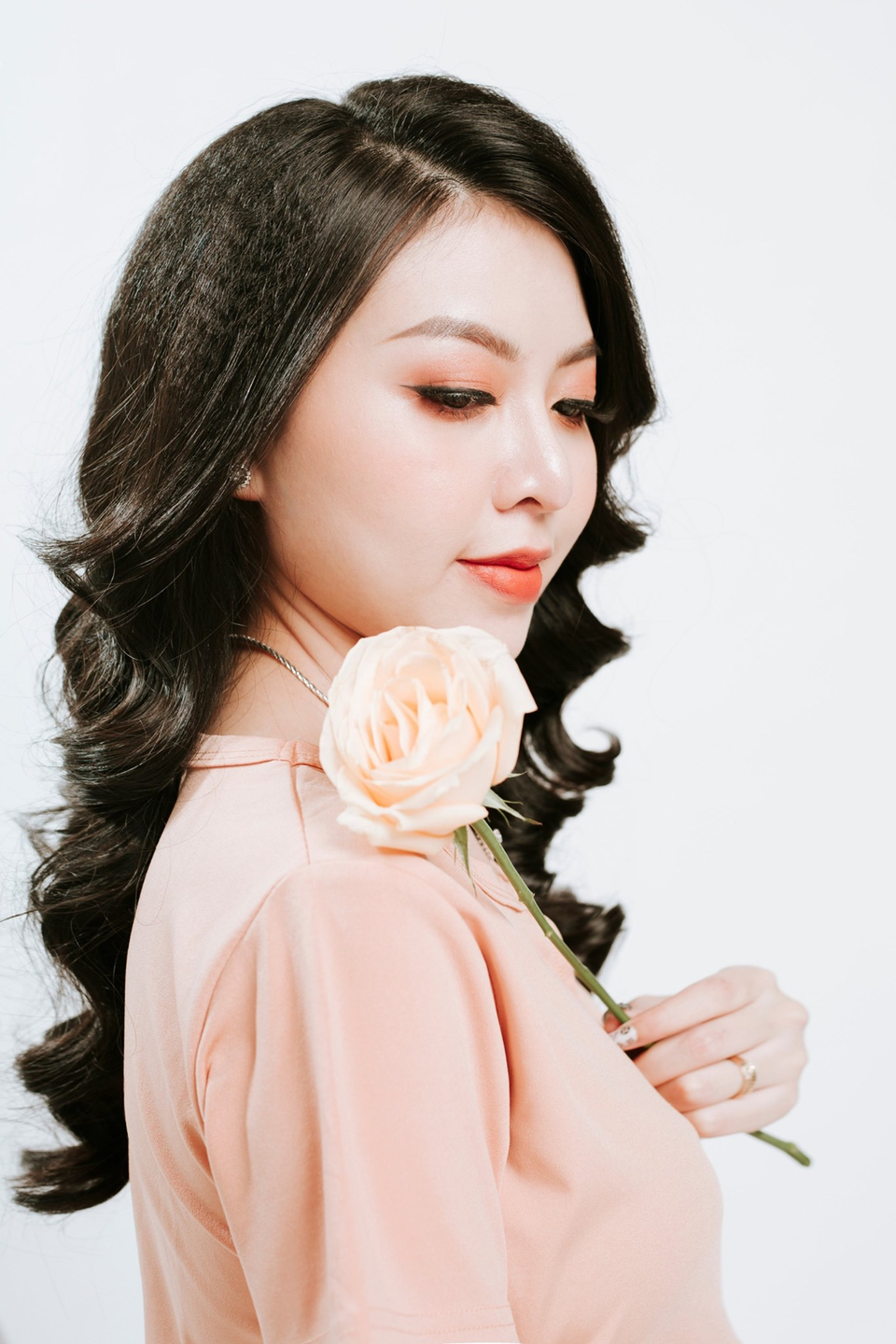 Ngọc Quyên Shop chia sẻ chọn màu túi phù hợp với trang phục - 1 Ngọc Quyên Shop chia sẻ chọn màu túi phù hợp với trang phục - 1