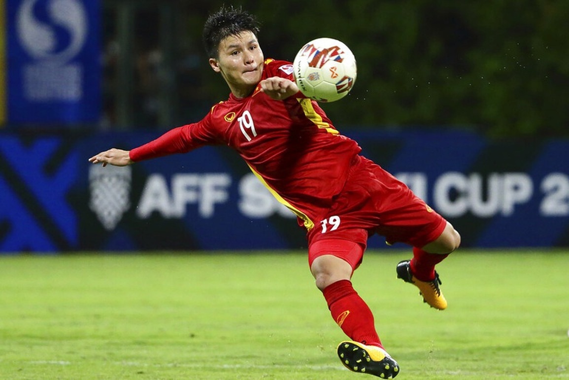 Báo Trung Quốc bất ngờ mời gọi Quang Hải sang thi đấu, với lương triệu đô - 1 Báo Trung Quốc bất ngờ mời gọi Quang Hải sang thi đấu, với lương triệu đô - 1
