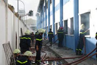 Cháy lớn gây thiệt hại hàng trăm tỷ đồng