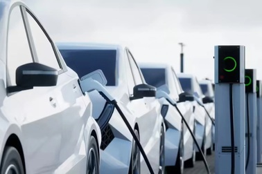 Trung Quốc ngừng "bơm tiền" cho xe điện: Kỷ nguyên tiền dễ toàn cầu có hết?