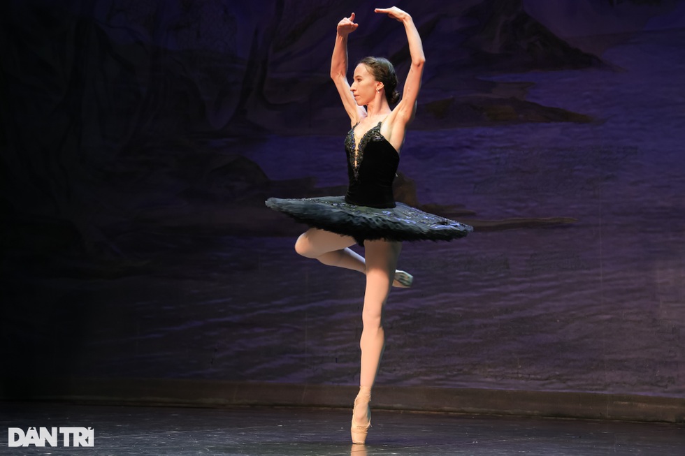 Huyền thoại ballet Nga: "Vở Hồ thiên nga ở Việt Nam trọn vẹn, chỉ 2 tiếng"
