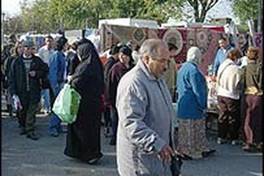 Pháp hạn chế người nhập cư