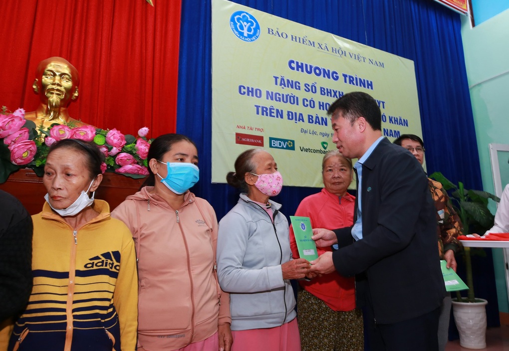 Chia sẻ rủi ro, lan tỏa yêu thương tới người khó khăn - 1 Chia sẻ rủi ro, lan tỏa yêu thương tới người khó khăn - 1