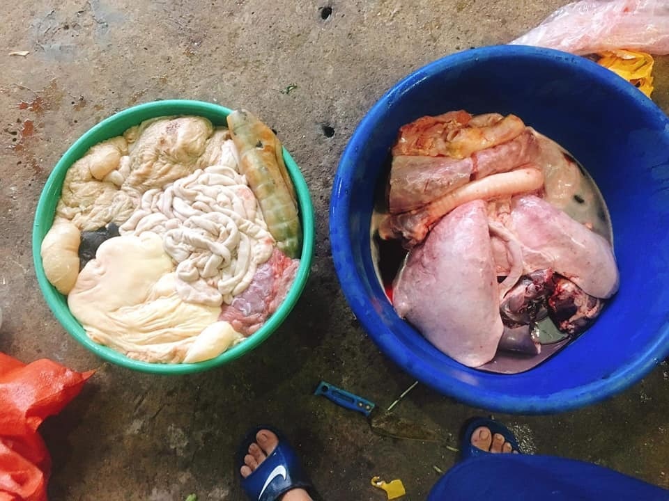 Lo quà Tết sớm, nhà giàu về tận bản mua ngựa bạch nấu cao - 3 Lo quà Tết sớm, nhà giàu về tận bản mua ngựa bạch nấu cao - 3