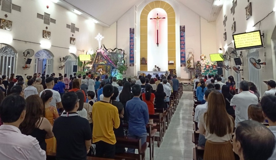 Người dân trên cả nước nô nức đón lễ Giáng sinh - 11 Người dân trên cả nước nô nức đón lễ Giáng sinh - 11