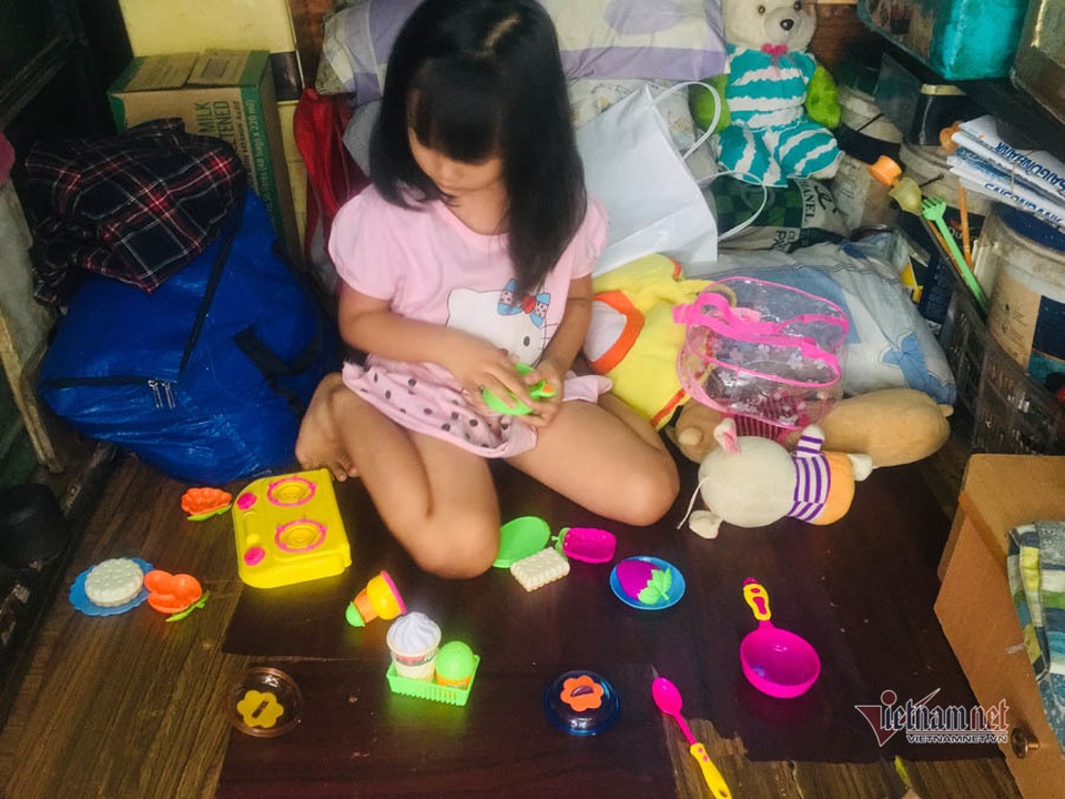Người phụ nữ Sài Gòn một thời sống giàu có, cuối đời ở căn nhà 2m2 - 9 Người phụ nữ Sài Gòn một thời sống giàu có, cuối đời ở căn nhà 2m2 - 9