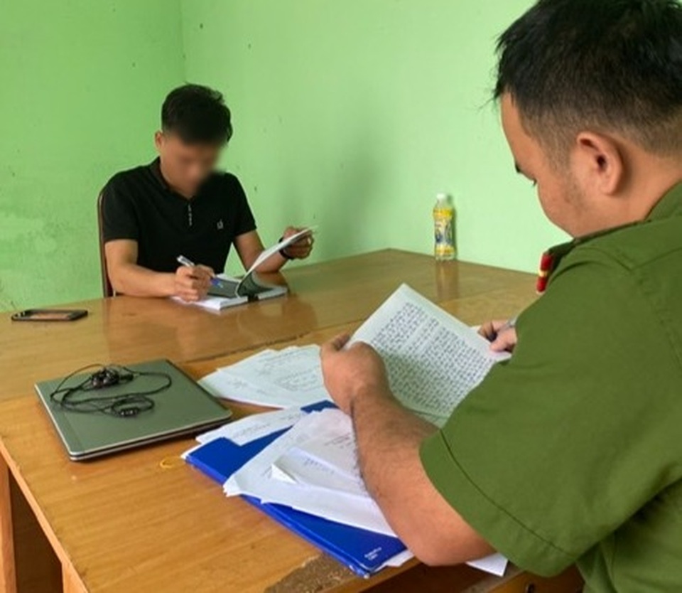 Phê chuẩn lệnh bắt 2 phóng viên tống tiền của doanh nghiệp - 2 Phê chuẩn lệnh bắt 2 phóng viên tống tiền của doanh nghiệp - 2