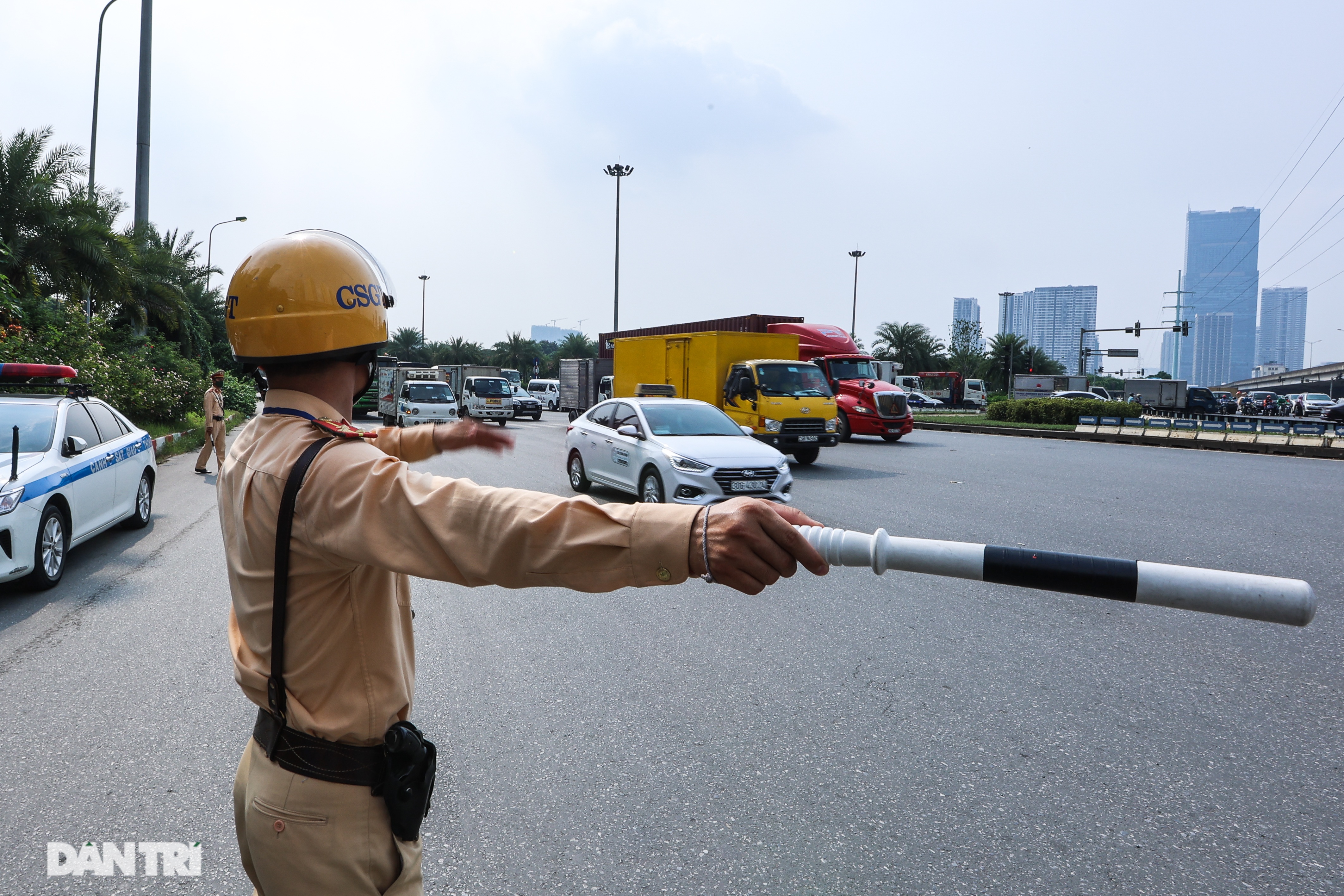 Hà Nội: Chim mồi bám CSGT và cú điện thoại mật báo tới nhà xe - 16 Hà Nội: Chim mồi bám CSGT và cú điện thoại mật báo tới nhà xe - 16
