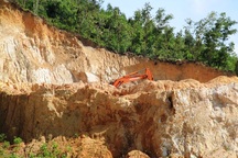 Kỷ luật chủ tịch xã để doanh nghiệp “rút ruột” tài nguyên