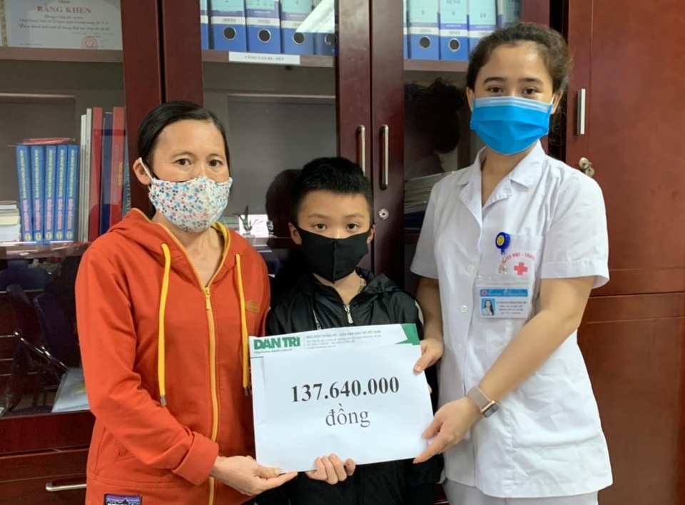 Bạn đọc Dân trí giúp đỡ bố, con ung thư gần 138 triệu đồng - 1 Bạn đọc Dân trí giúp đỡ bố, con ung thư gần 138 triệu đồng - 1