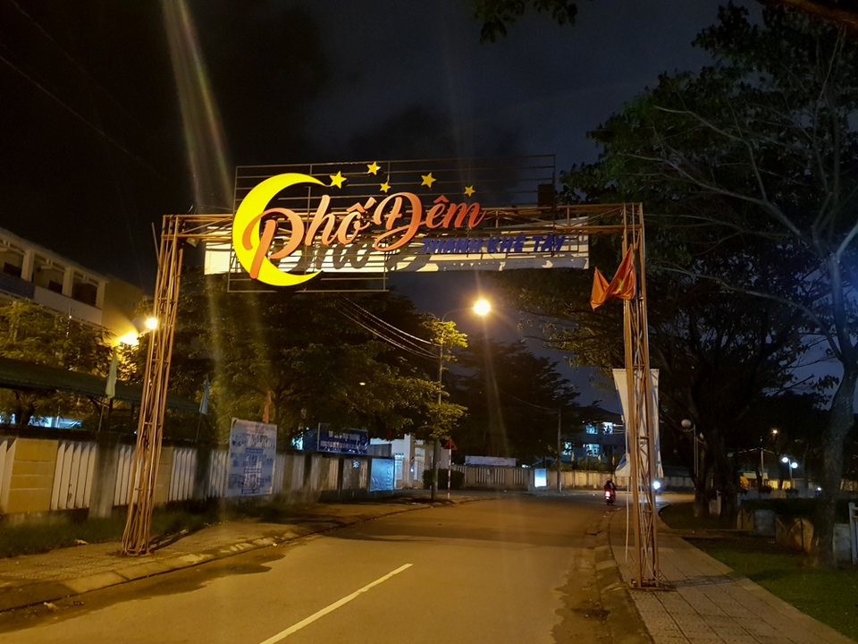 Đà Nẵng: Hoạt động chưa đầy một năm, phố đêm đã “đóng cửa” - 1 Đà Nẵng: Hoạt động chưa đầy một năm, phố đêm đã “đóng cửa” - 1