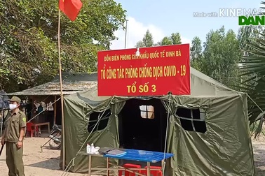 Bộ đội Biên phòng Đồng Tháp tuần tra đường biên giới