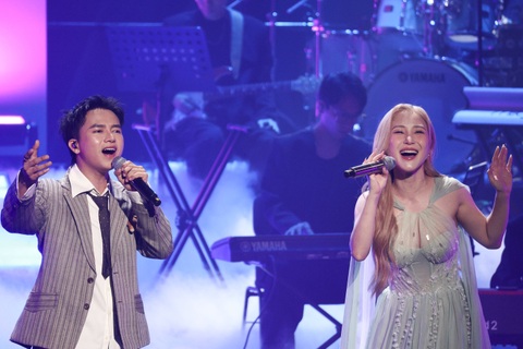 Màn song ca "nổi da gà" của Hương Tràm, Bùi Công Nam tại "Rực rỡ ngày mới"