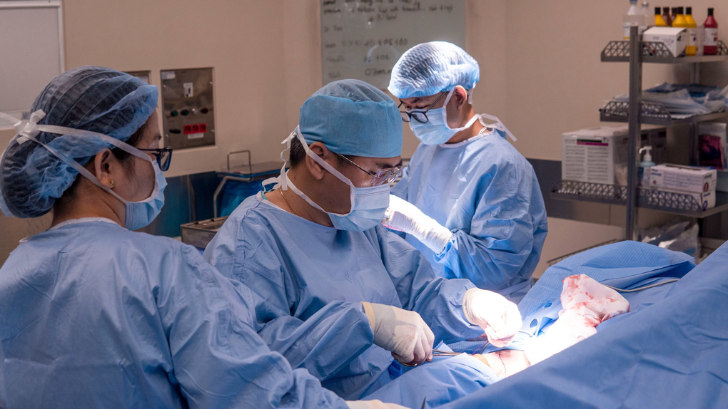 Phẫu thuật phục hồi chức năng cho cánh tay bé trai 6 tuổi bị bỏng - 2 Phẫu thuật phục hồi chức năng cho cánh tay bé trai 6 tuổi bị bỏng - 2