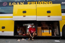 Bến xe Miền Đông vắng khách, nhà xe bù lỗ tiền triệu mỗi ngày để giữ tuyến