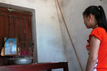 Nữ thủ khoa muốn thay anh gánh vác gia đình