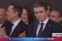 Biểu cảm trái ngược giữa Barron Trump và tỷ phú Elon Musk gây sốt