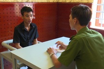 Thiếu tiền xài, con trai dọa tung ảnh nóng tống tiền cha ruột