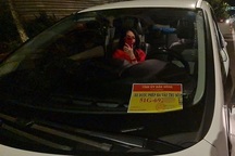Phù hiệu "ra vào tỉnh ủy" trên chiếc xe vi phạm là thật hay giả?