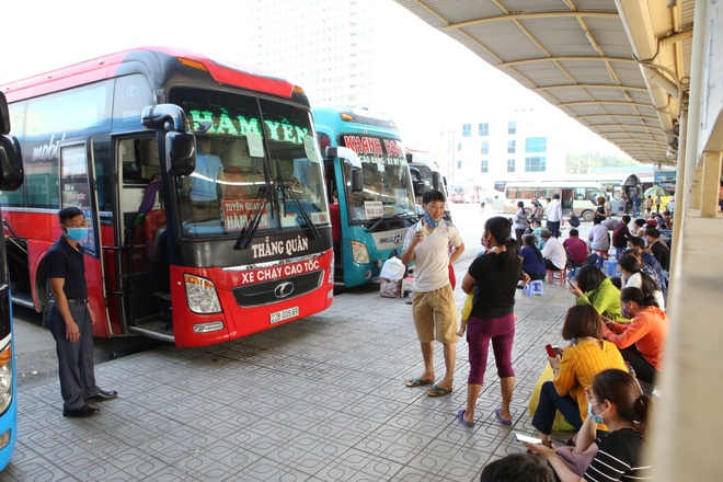 Người dân từ thành phố đổ về quê, cửa ngõ thủ đô ùn tắc - 13 Người dân từ thành phố đổ về quê, cửa ngõ thủ đô ùn tắc - 13