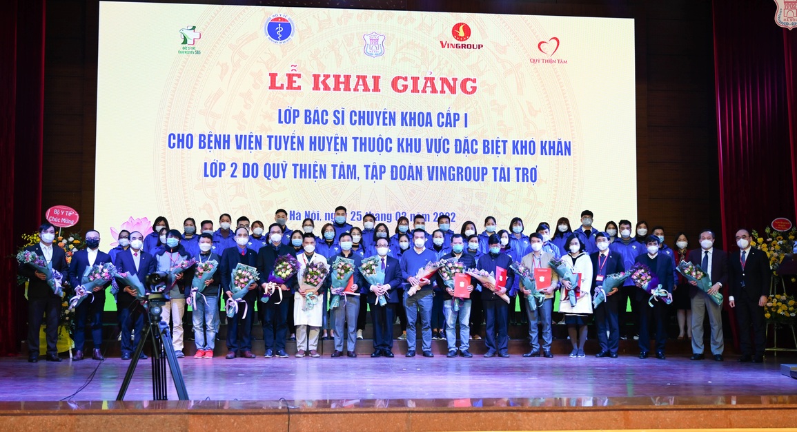 Thêm 40 bác sĩ được cầm tay chỉ việc để chi viện vùng khó khăn - 1 Thêm 40 bác sĩ được cầm tay chỉ việc để chi viện vùng khó khăn - 1
