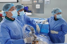 Cắt cơn đau hành hạ từ lưng xuống chân nhờ phẫu thuật nội soi hai cổng (UBE)