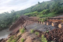 Nhiều đoạn đường sắt Bắc - Nam qua Đắk Lắk hư hỏng do bão Kalmaegi